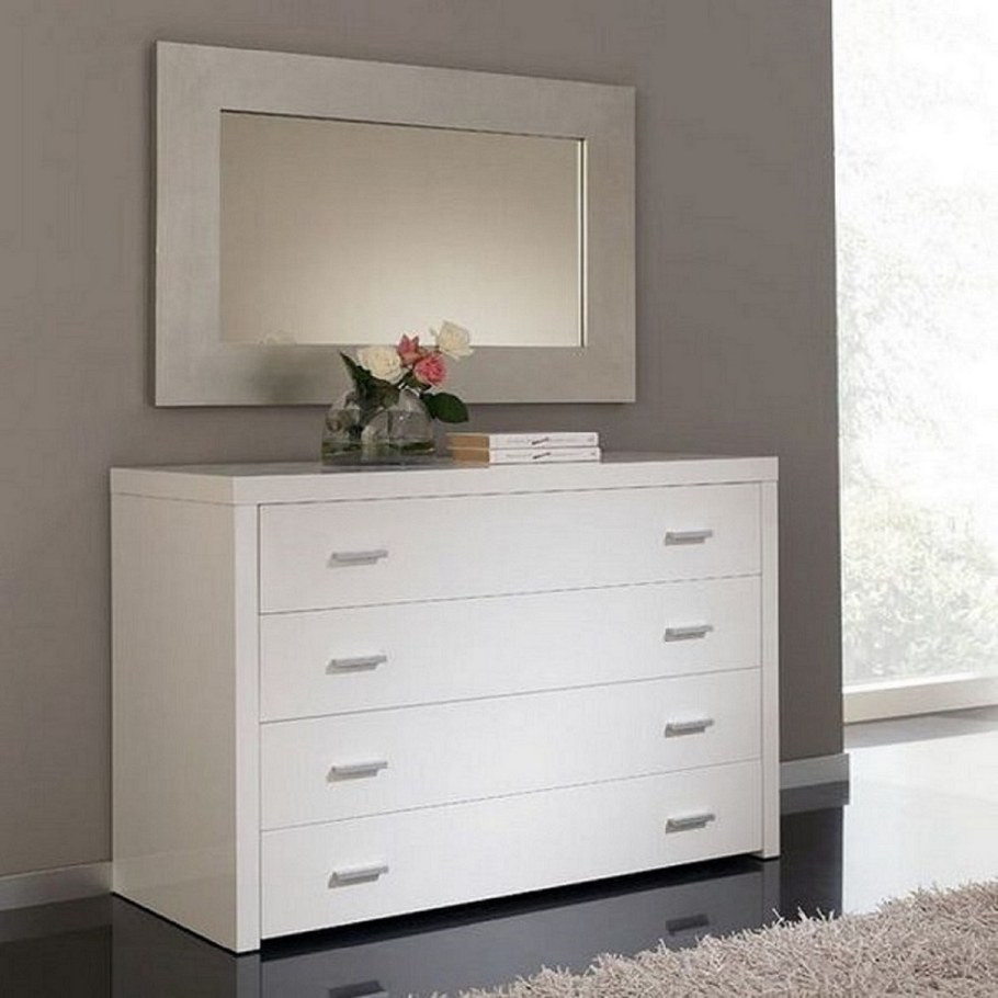 Комод в спальню белый