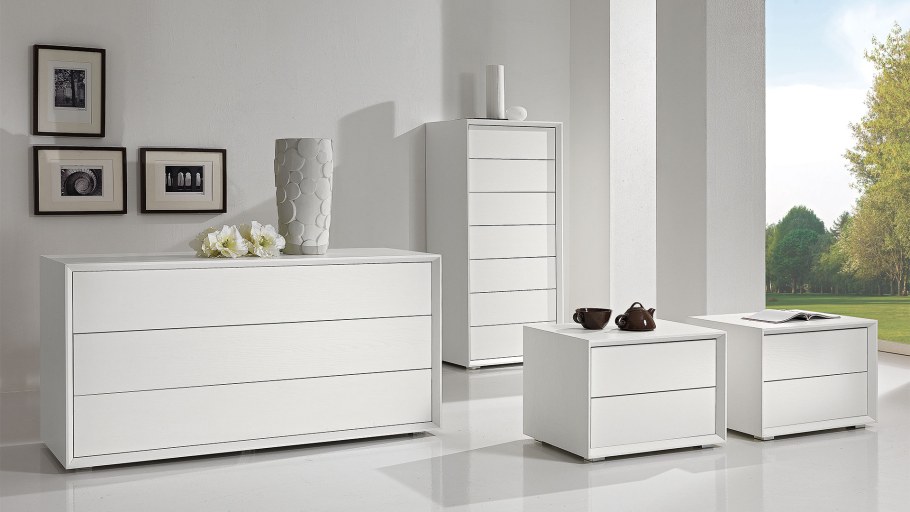 Белый комод в современном стиле
