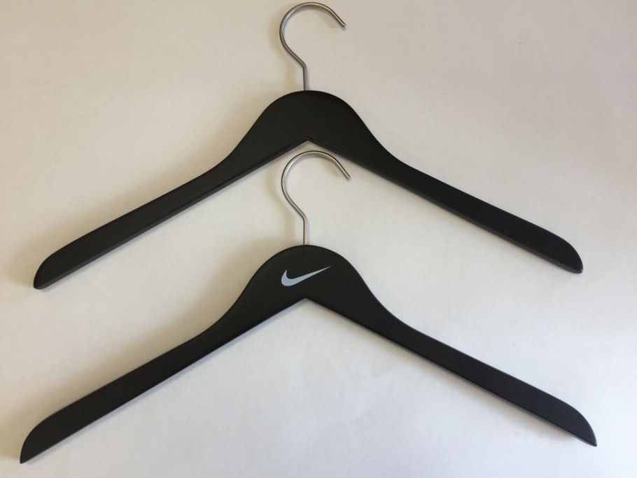 Вешалка для смокинг по размером