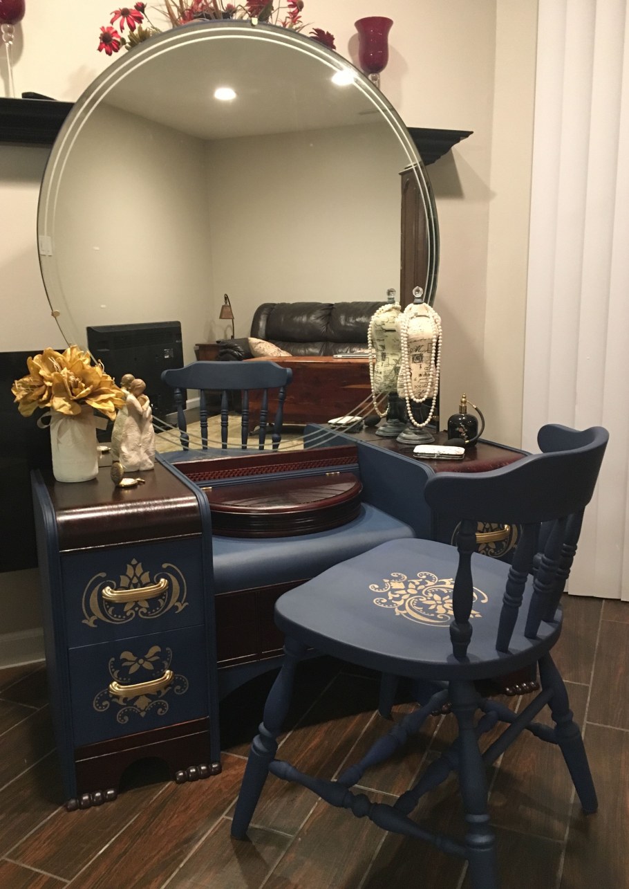 Будуарные столики с зеркалом арт-деко