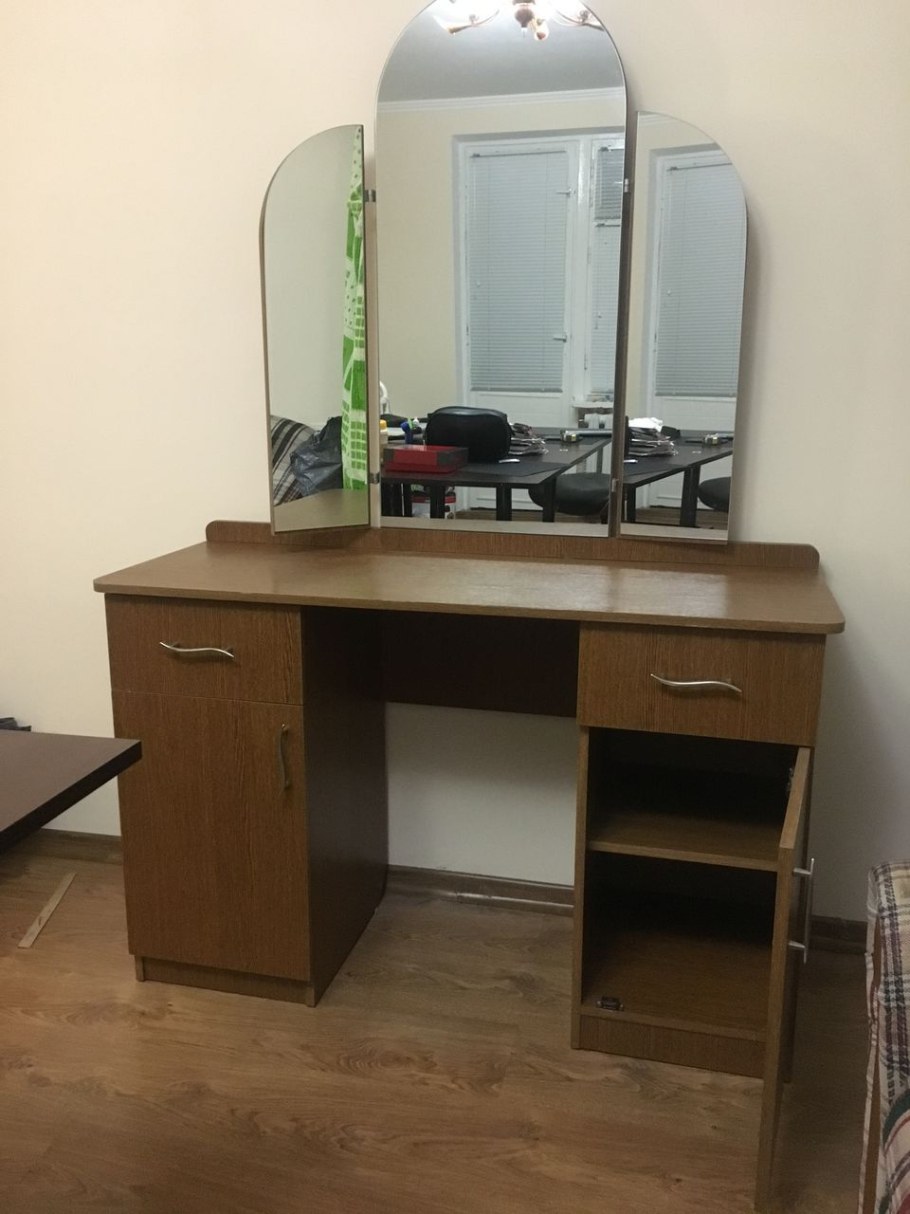 Советский туалетный столик с зеркалом