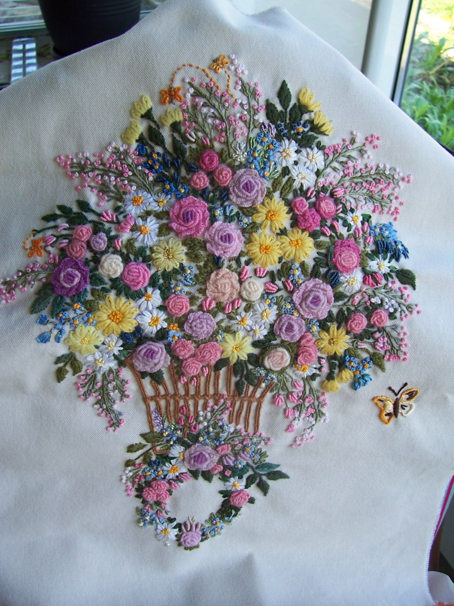 Флористическая вышивка