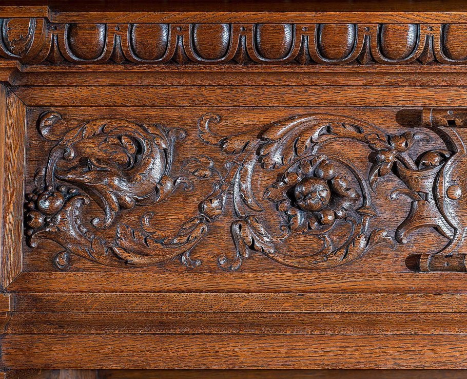 Резная дубовая мебель