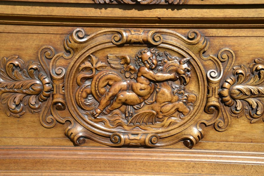 Старинная резьба по дереву