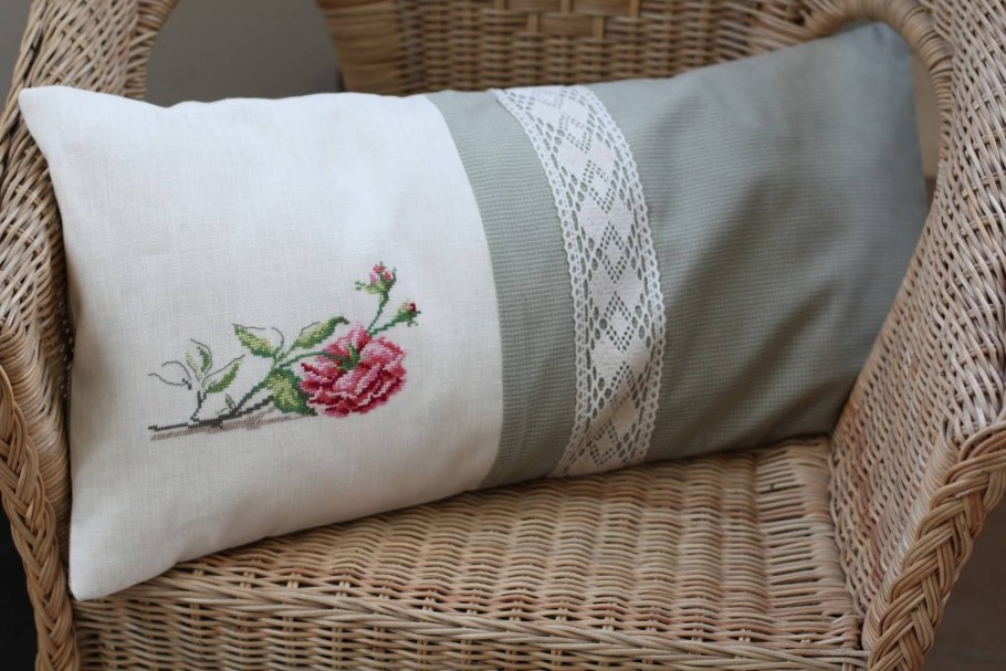 Подушка вышивка