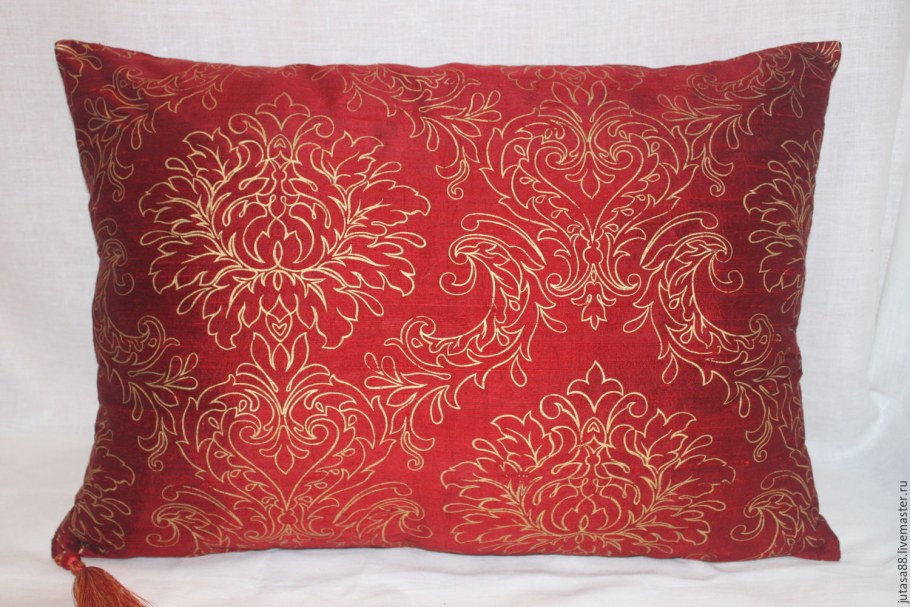 Тогас шелковая наволочка