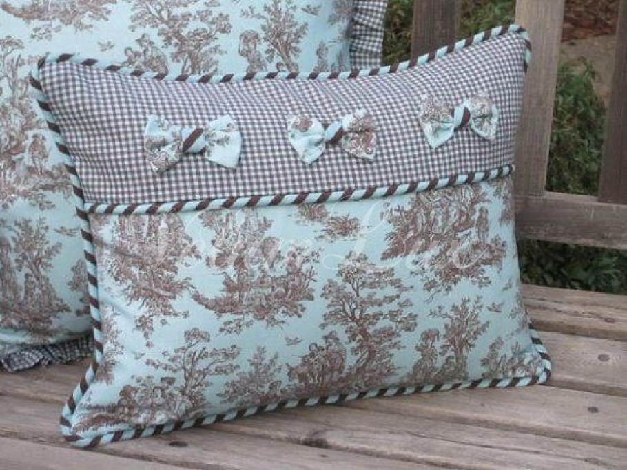 Подушки в стиле Прованс