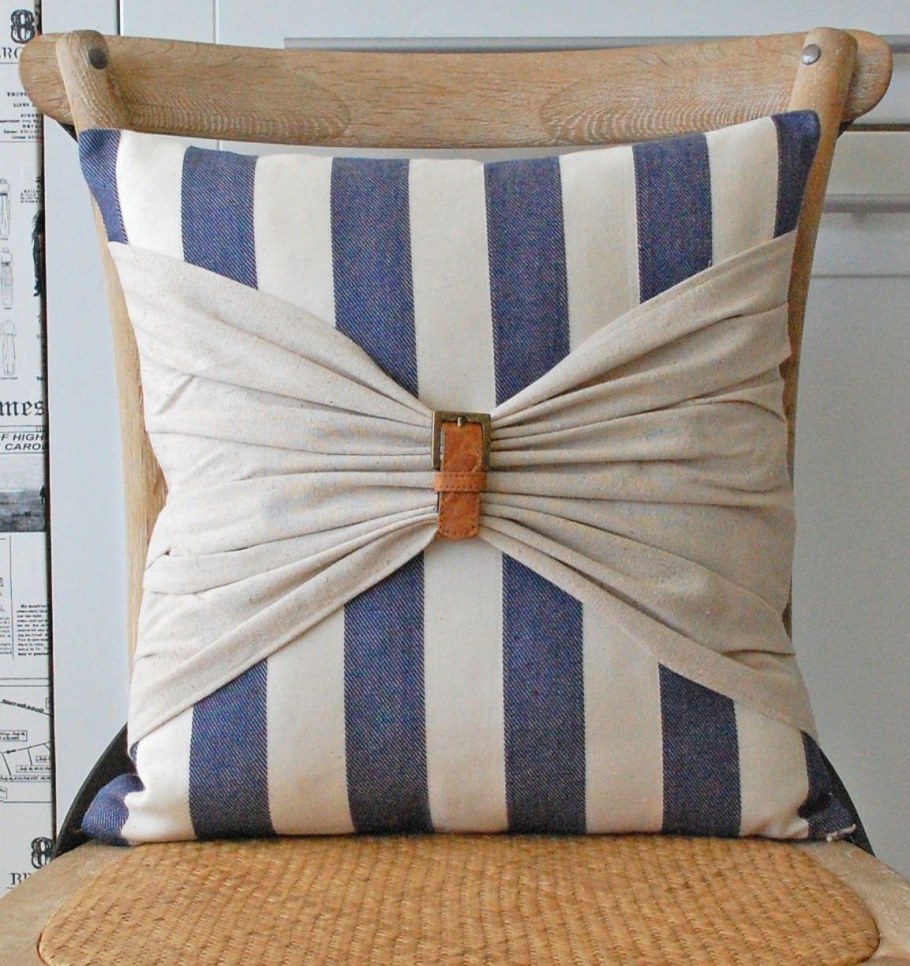 Декоративные подушки с драпировкой