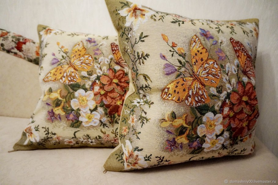 Гобеленовая наволочка особняк Мане