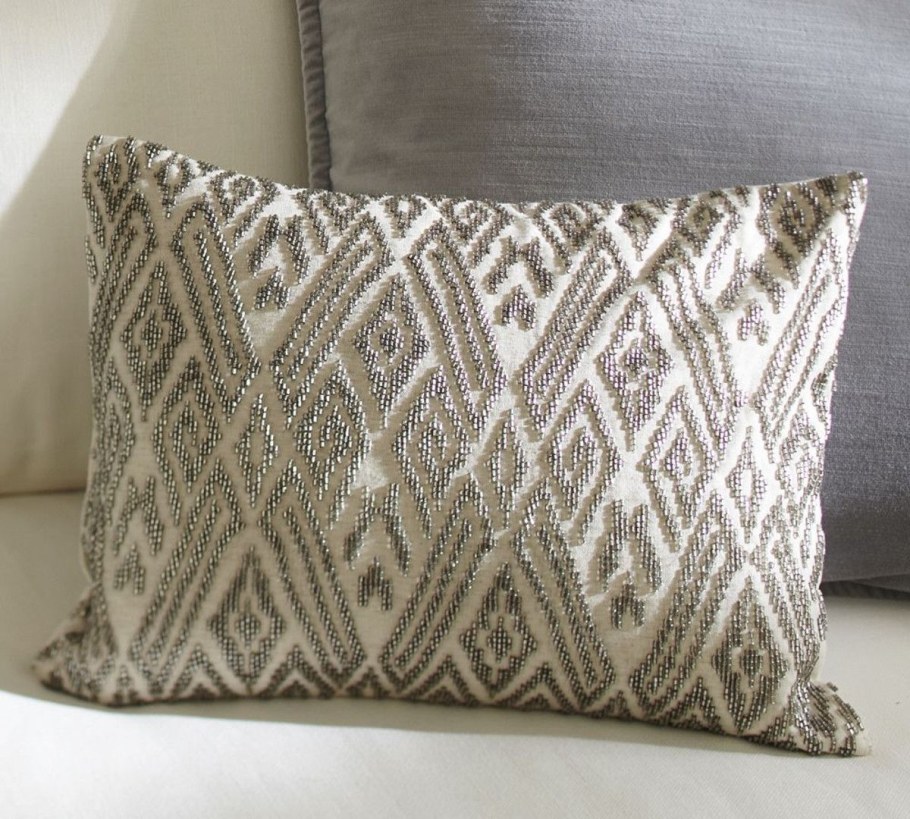 Подушка с бисером