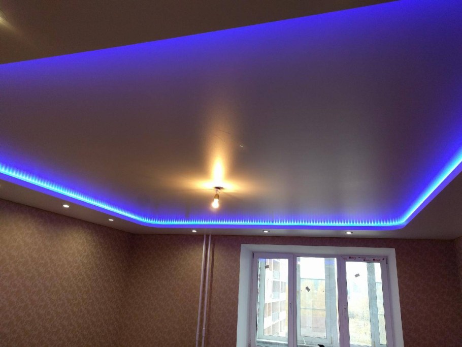 Потолок с подсветкой