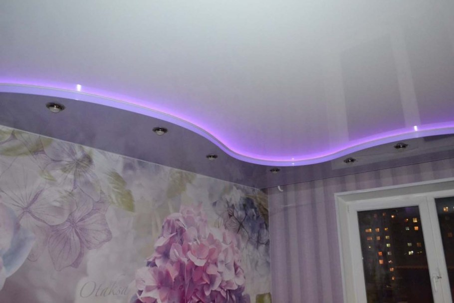 Двухуровневые натяжные потолки