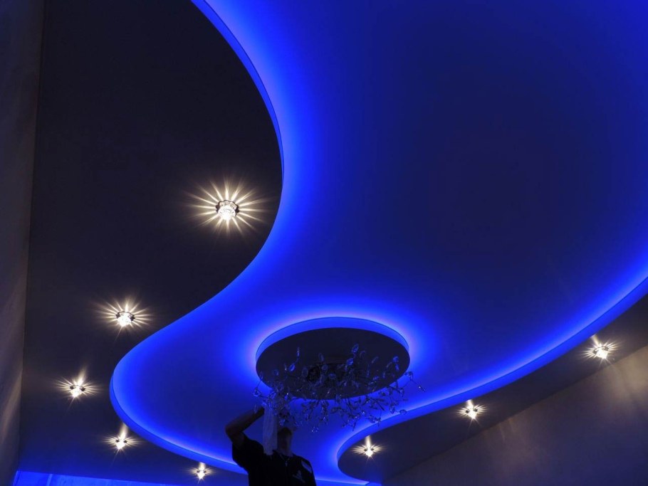 Двухуровневые натяжные потолки