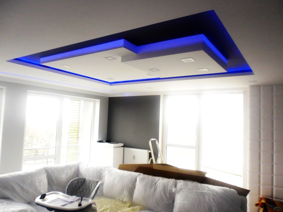 Многоуровневый потолок с подсветкой