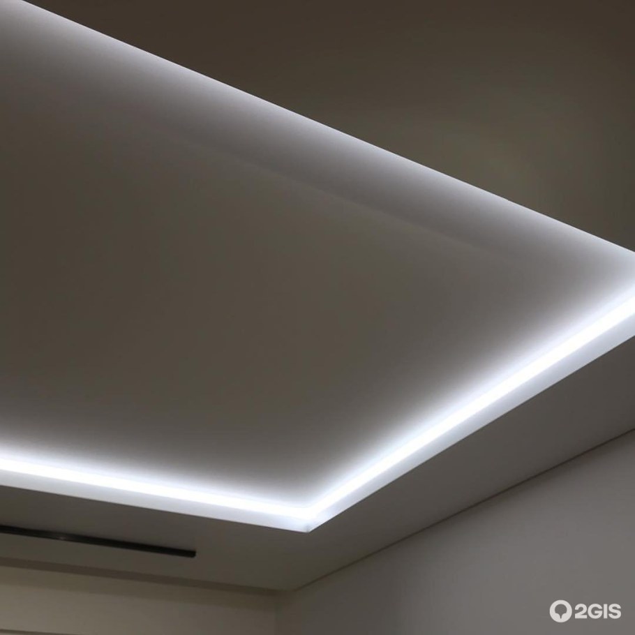 Натяжной потолок с подсветкой