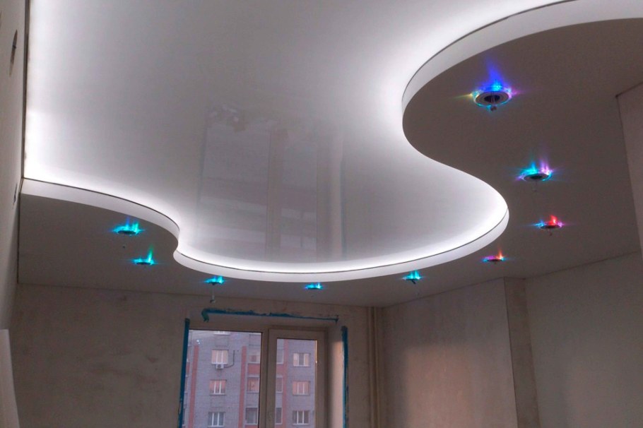 Двухуровневые натяжные потолки