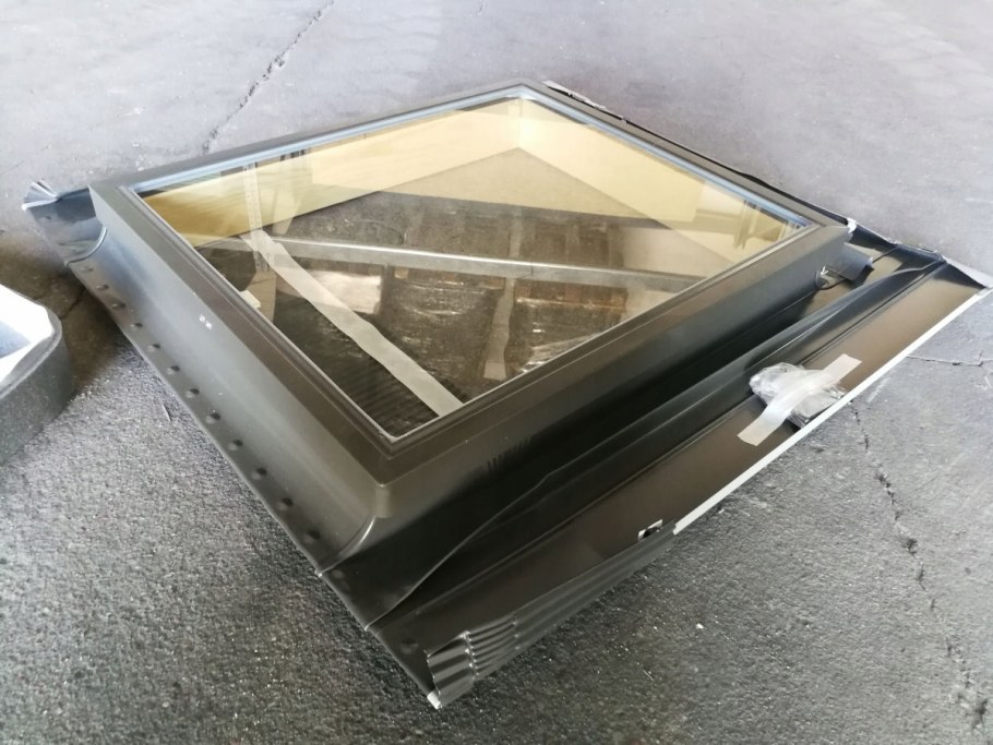 Люк круглый на крыше