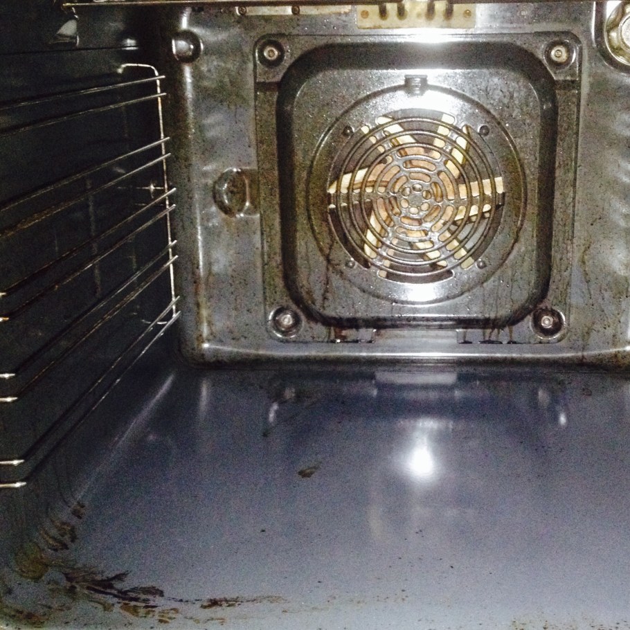 Грязный духовой шкаф