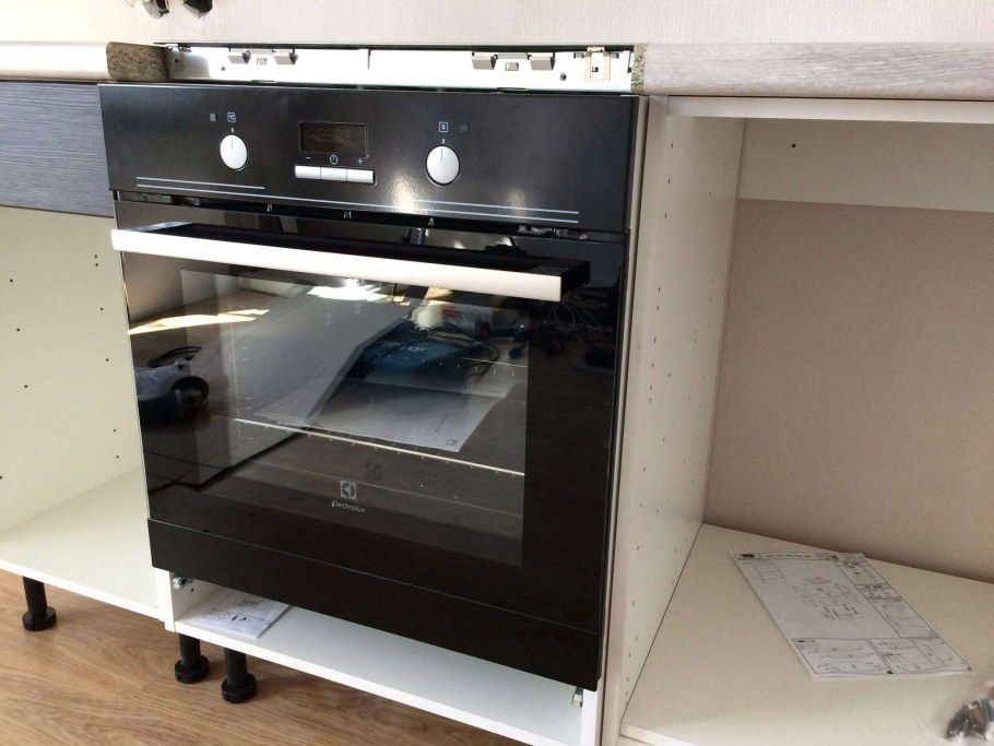 Электрический духовой шкаф Electrolux EZB 52410 AK