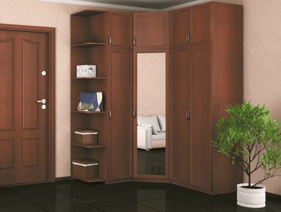 Небольшой угловой шкаф в прихожую