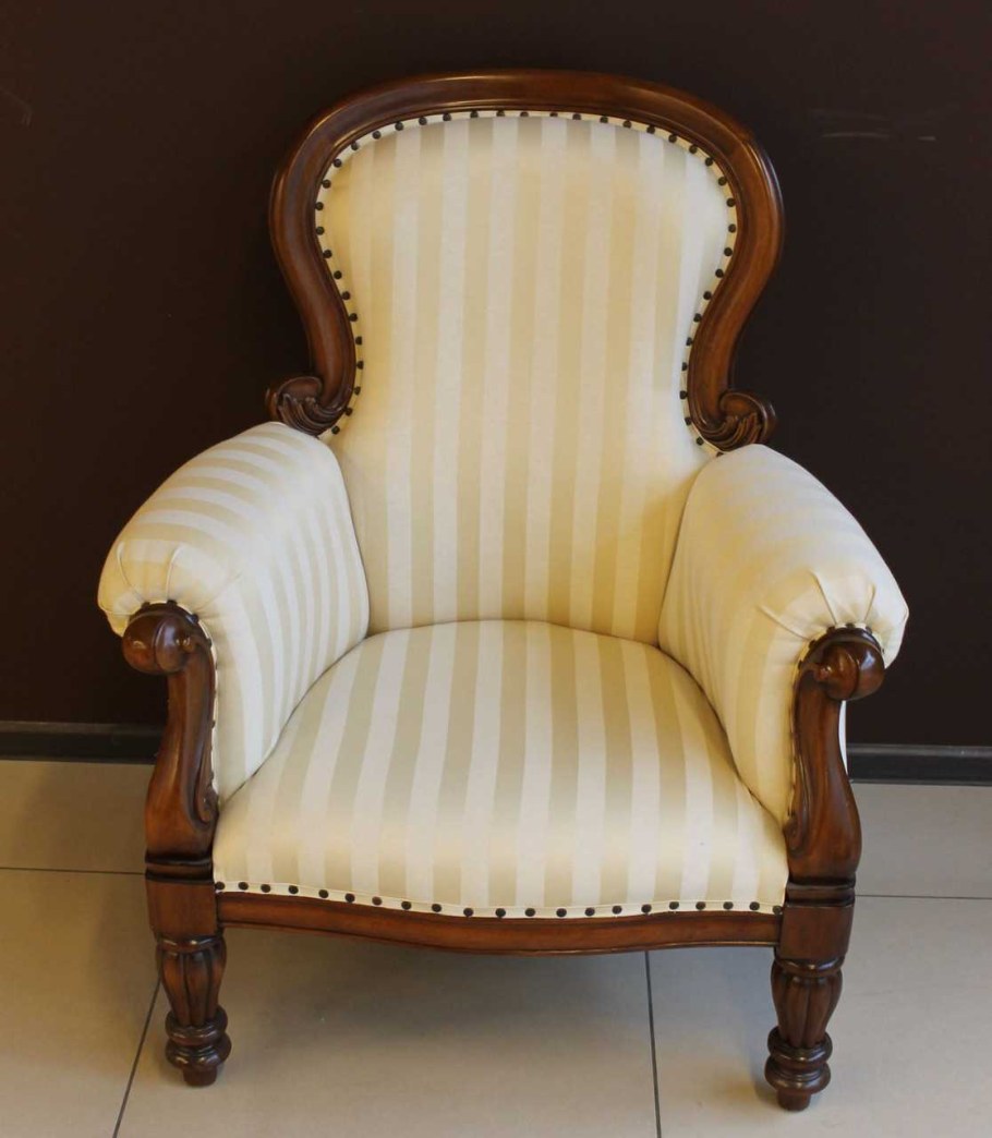 Кресло для гостиной вип