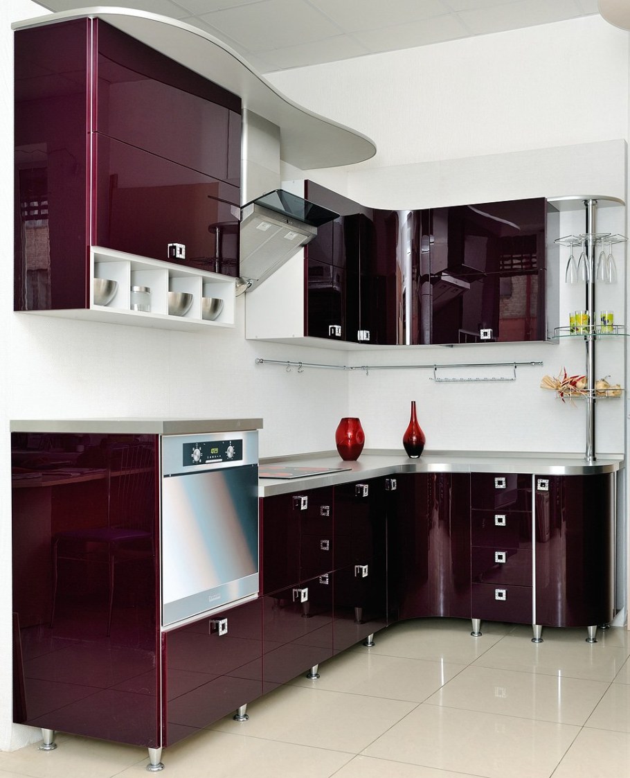 Кухонный гарнитур вишневого цвета