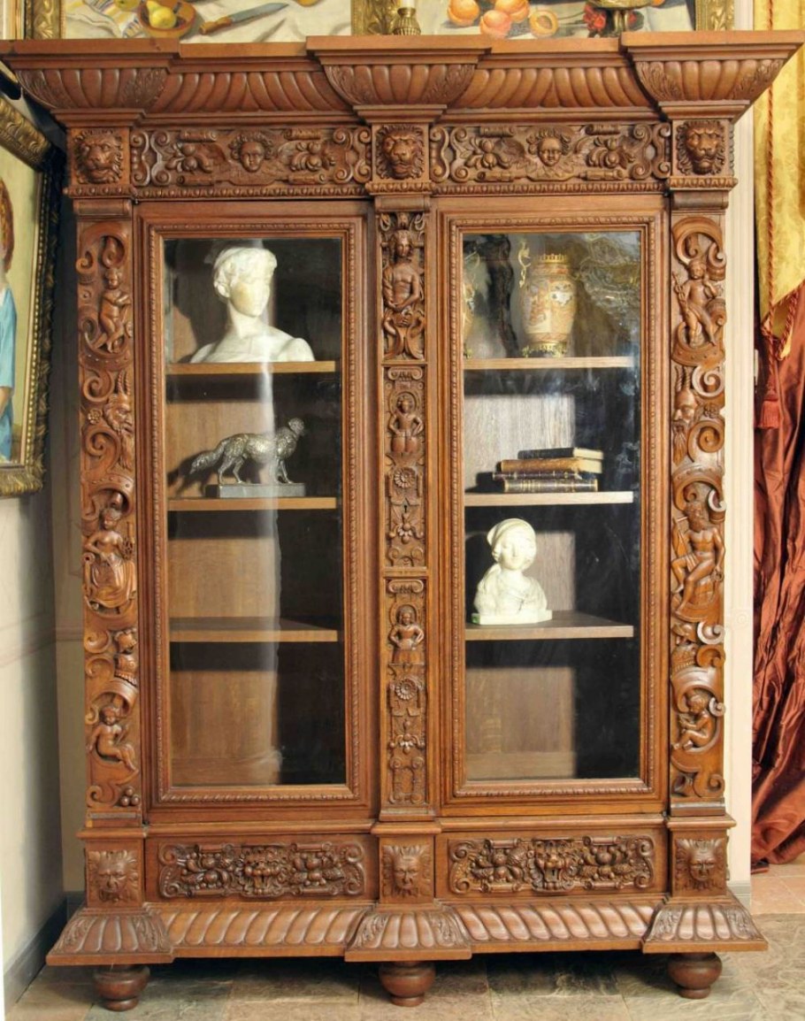 Книжный шкаф Ренессанс дуб