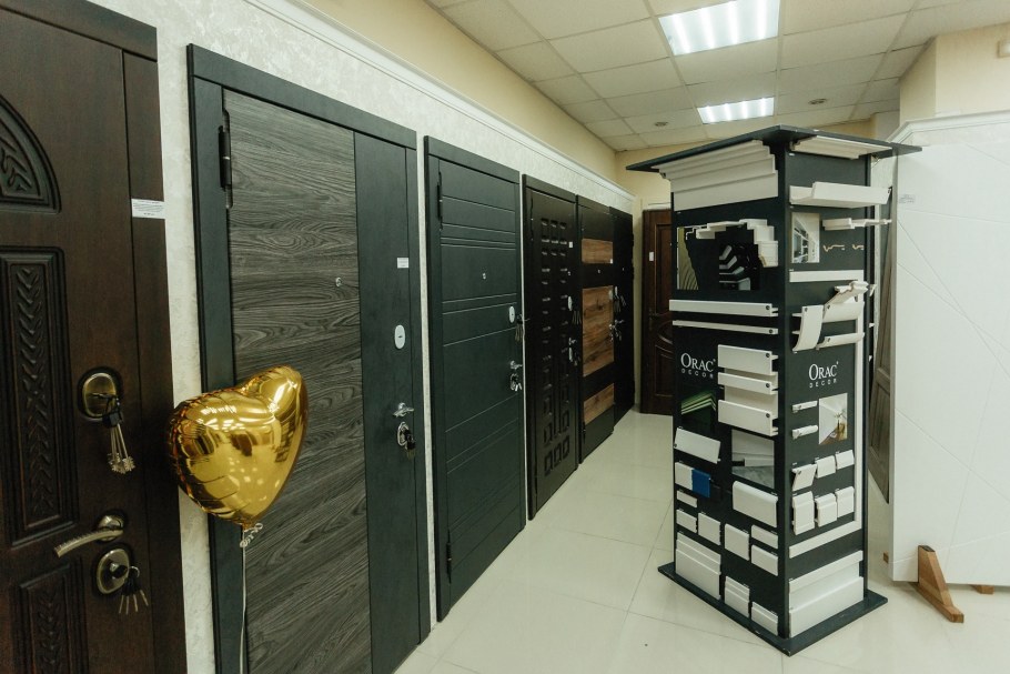 Выставка входных дверей