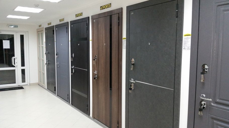 Выставка входных дверей