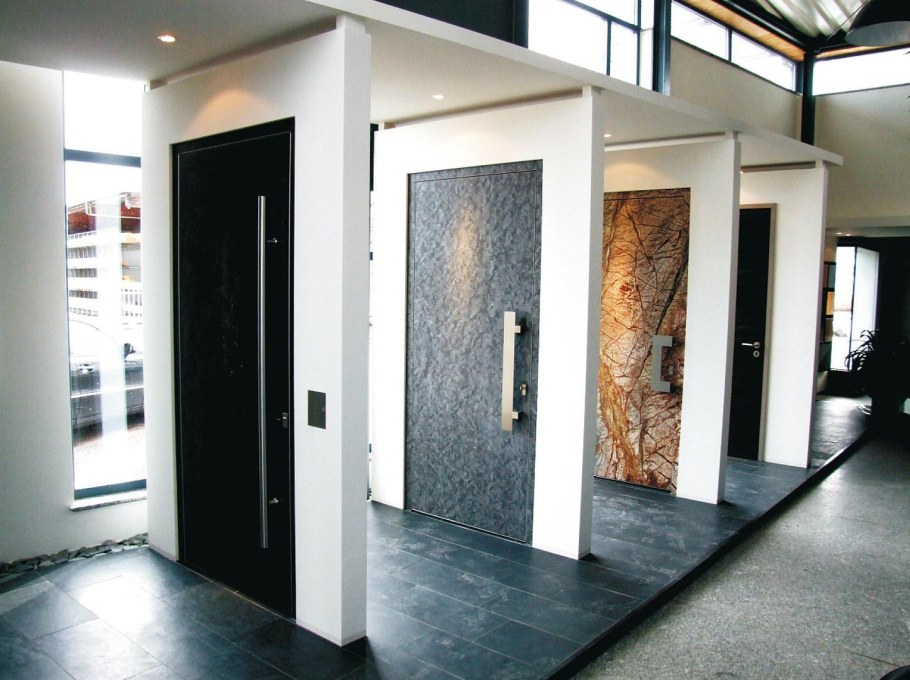 Экспозиция входные двери