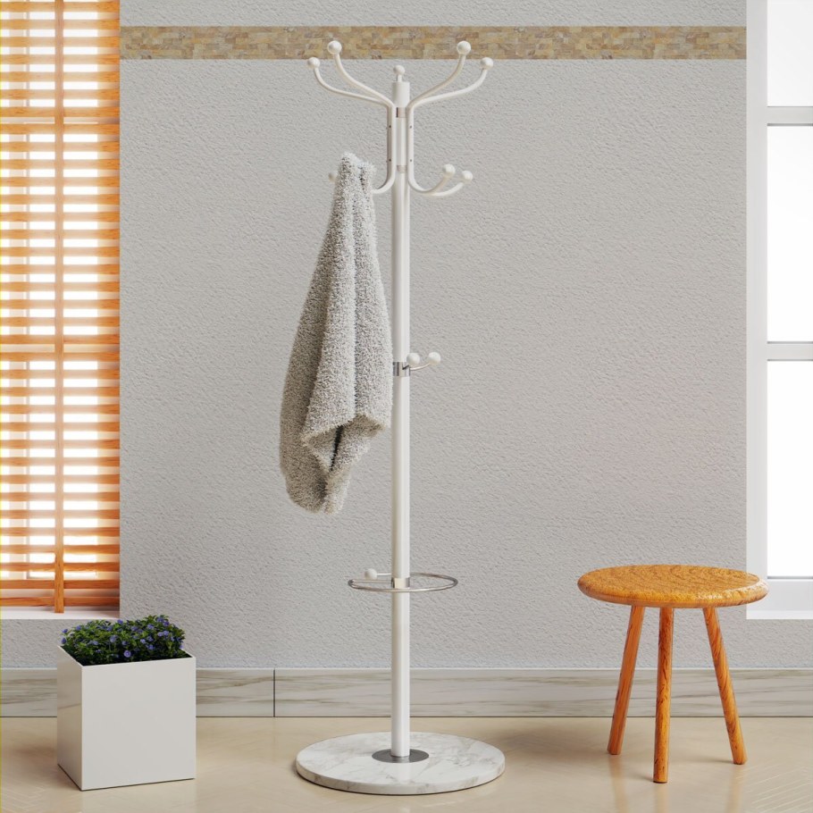 Вешалки в ванную комнату для халатов