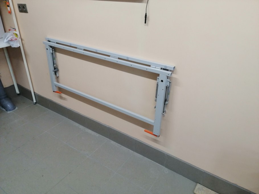 Механизм откидывания стола в гараже