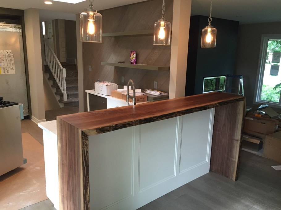 Многоуровневая барная стойка