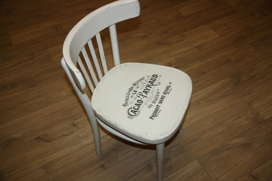 Перекрашенный Венский стул