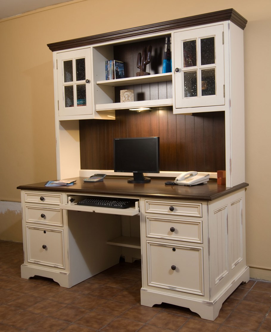 Компьютерный стол классический