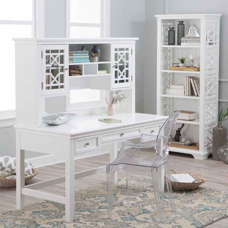 Компьютерный стол в стиле Прованс