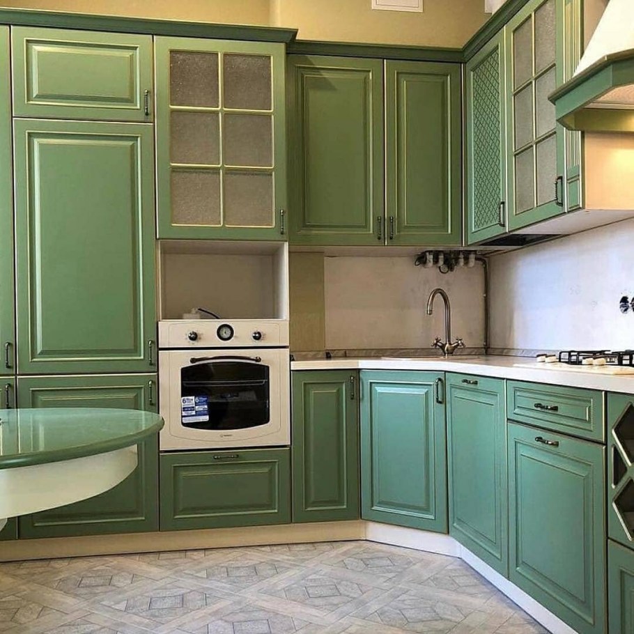 Кухонный гарнитур фисташкового цвета