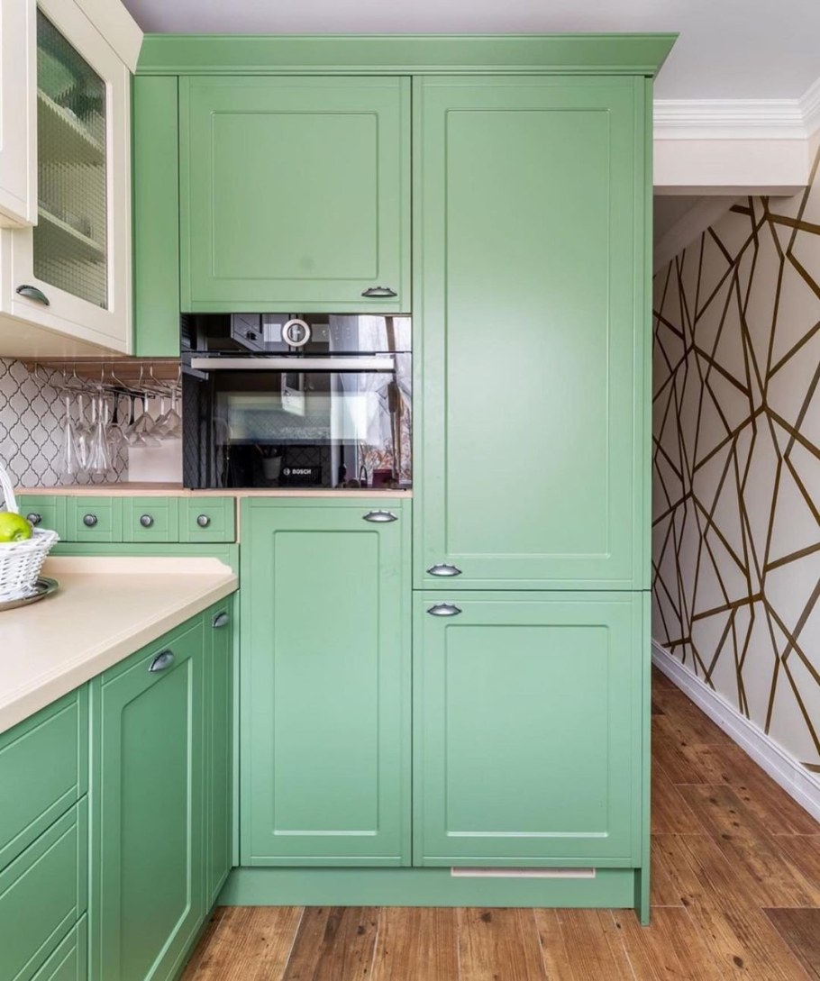 Кухонный гарнитур фисташкового цвета