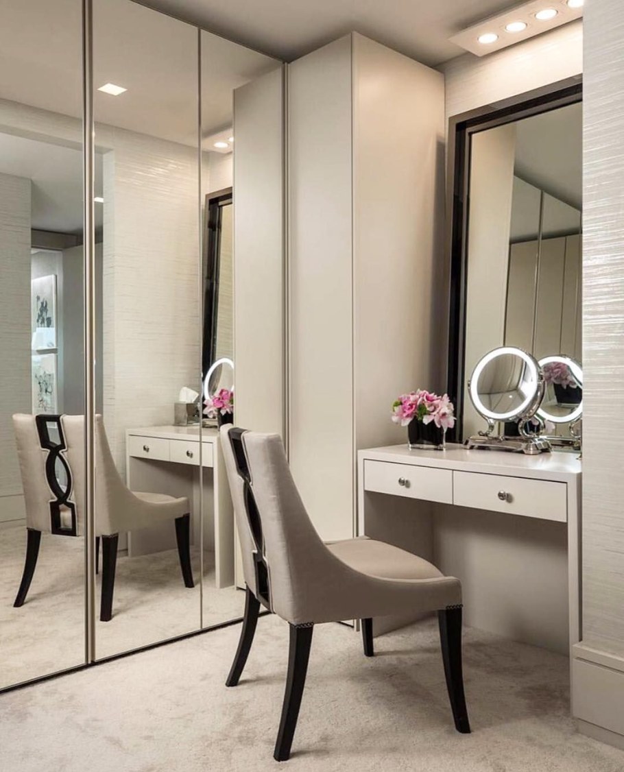 Встроенный туалетный столик