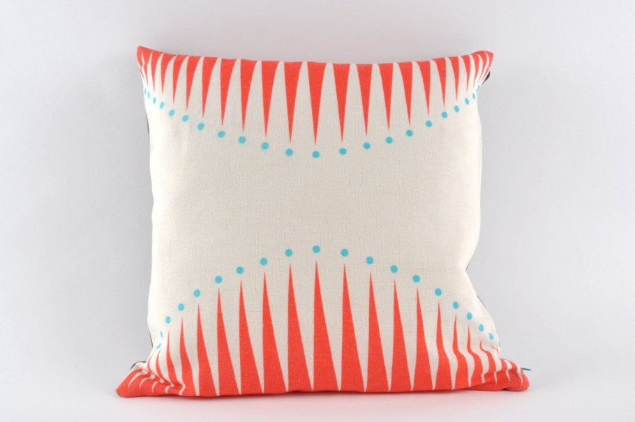 Подушка декоративная с подсветкой