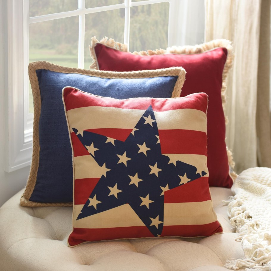 Декоративная подушка в комнату мальчика