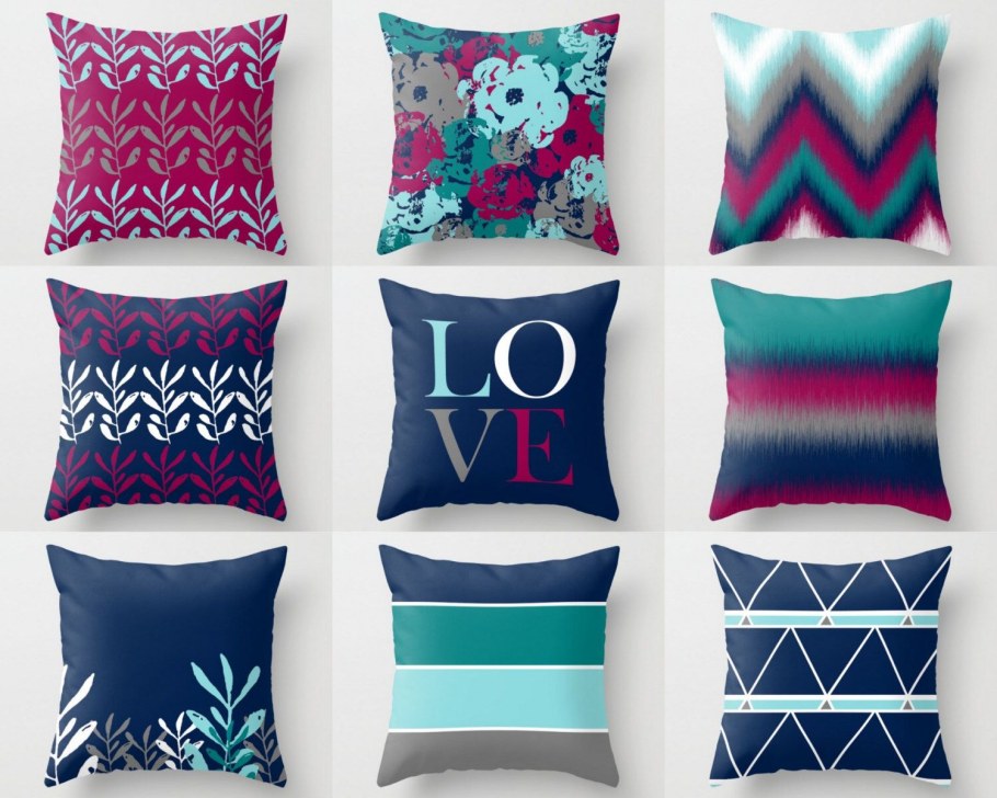 Диван в бирюзовом цвете,а подушки фуксия