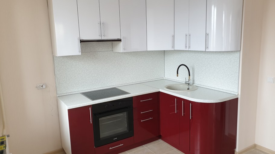 Кухонный гарнитур с радиусными фасадами