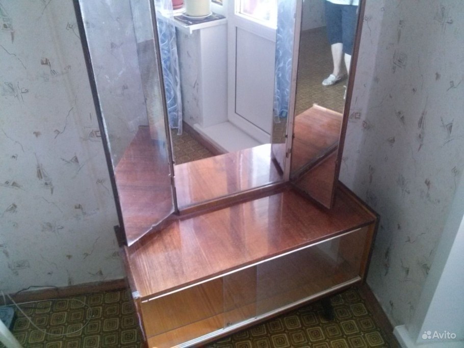 Трюмо с 3 мя зеркалами