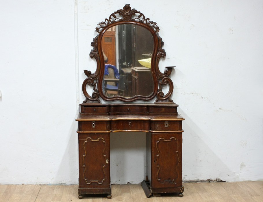 Подзеркальный столик 19 век