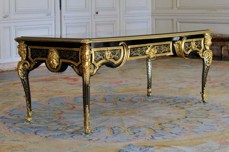 Столы в стиле Версаль