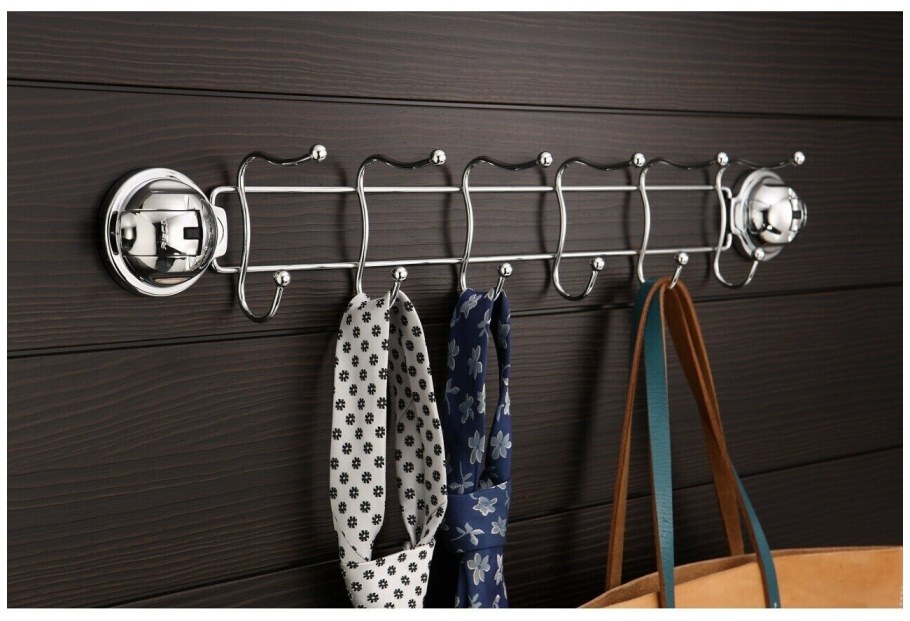 Рейлинг для плечиков