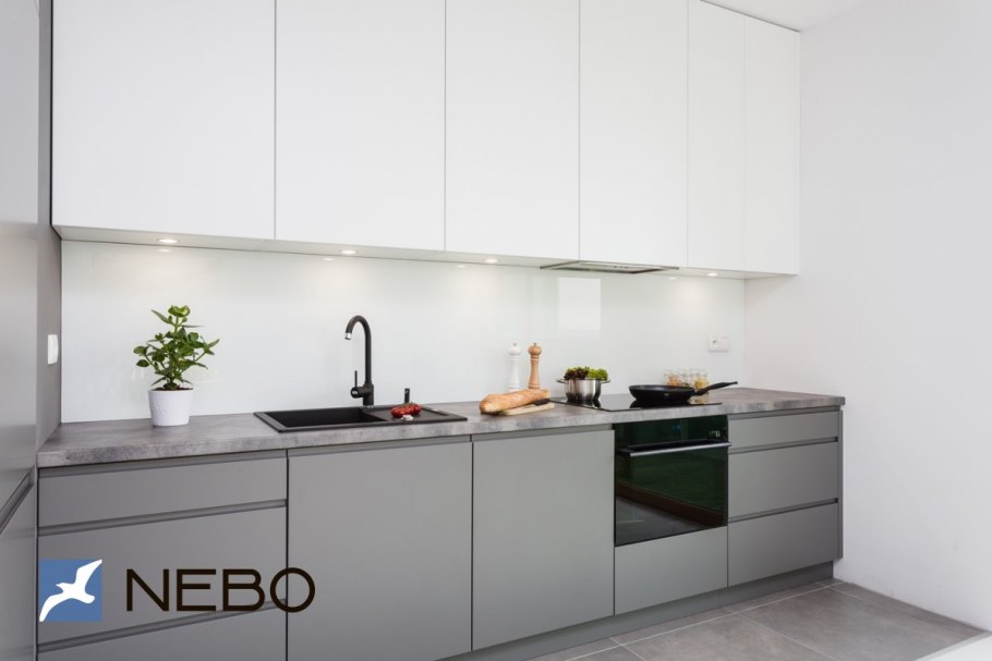 Белая матовая кухня