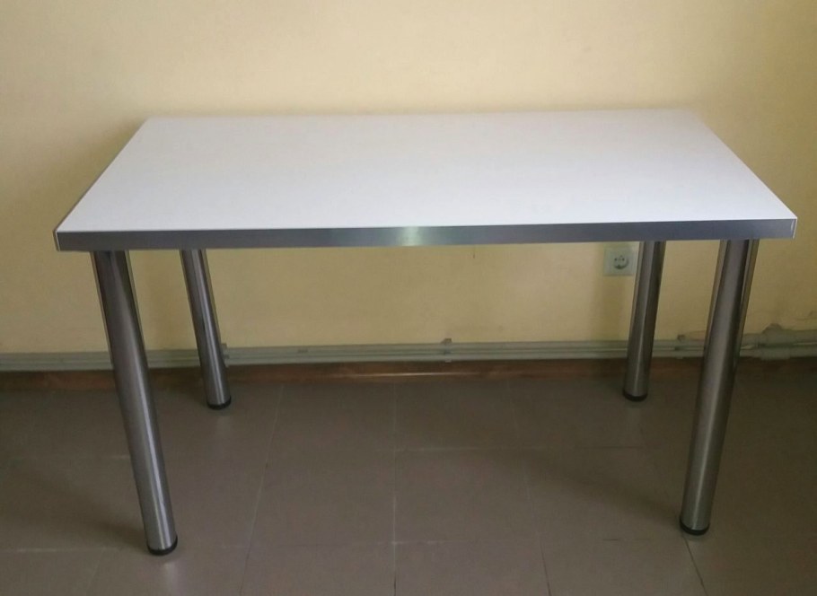 Стол из ЛДСП Титан