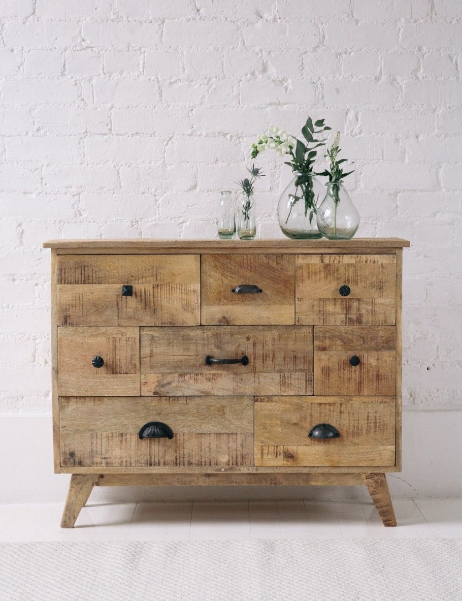 Элегантный комод из дерева в эко стиле